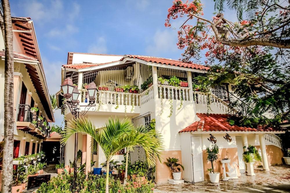 The Mt Hotel بافارو المظهر الخارجي الصورة